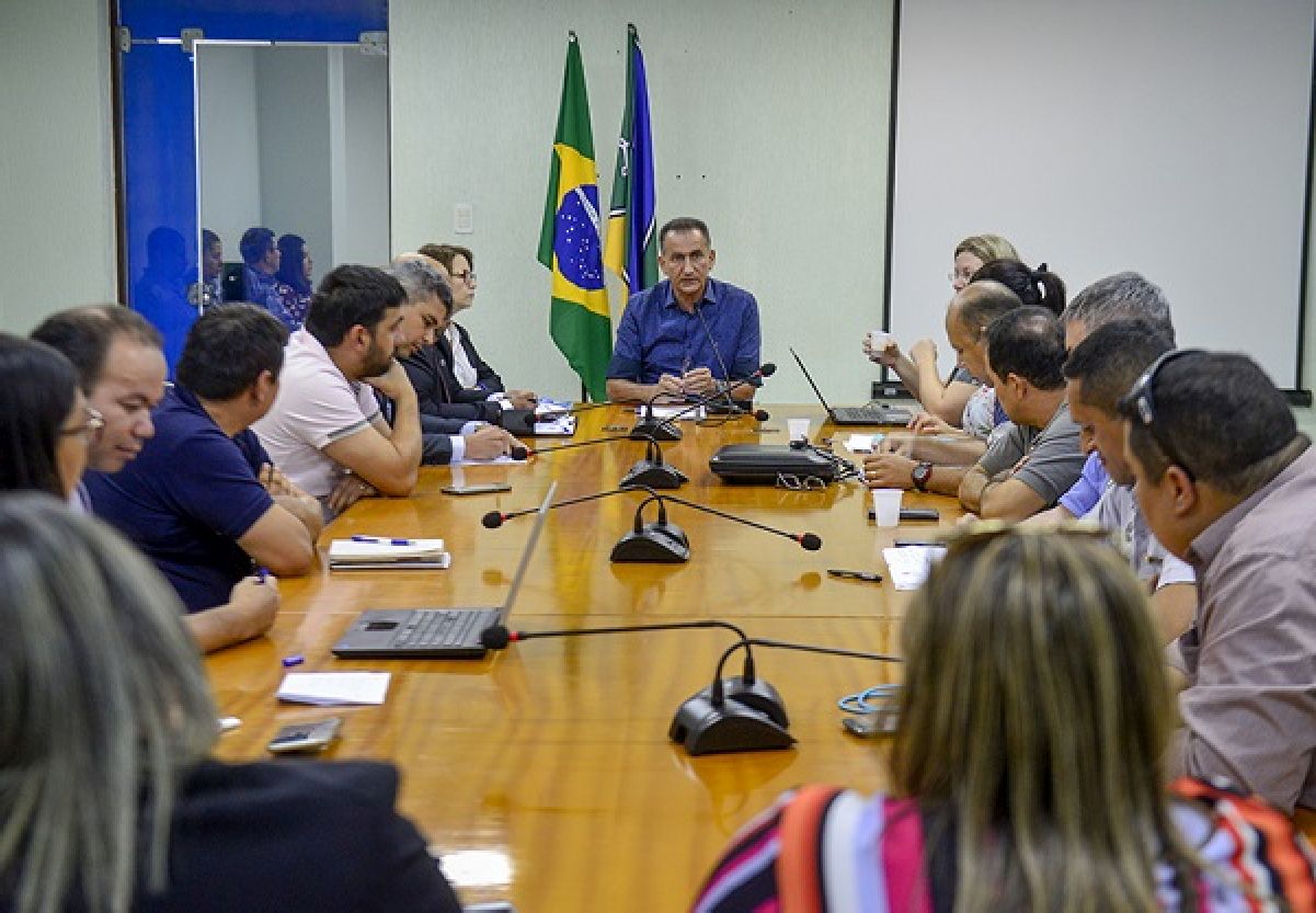 Waldez e equipe de governo se reuniram com representantes de 13 sindicatos da saúde para ouvir solicitações e dar encaminhamentos às demandas