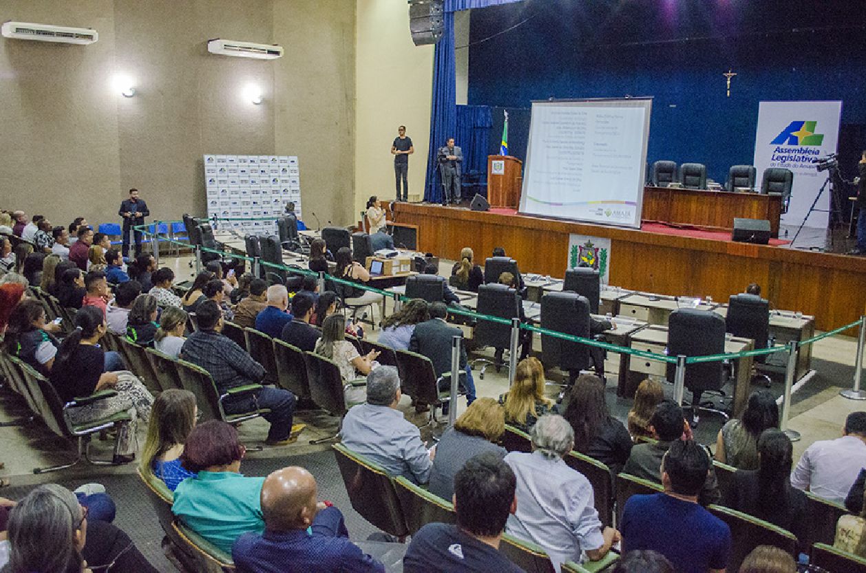 Prestação de contas aconteceu durante audiência pública na Assembleia Legislativa