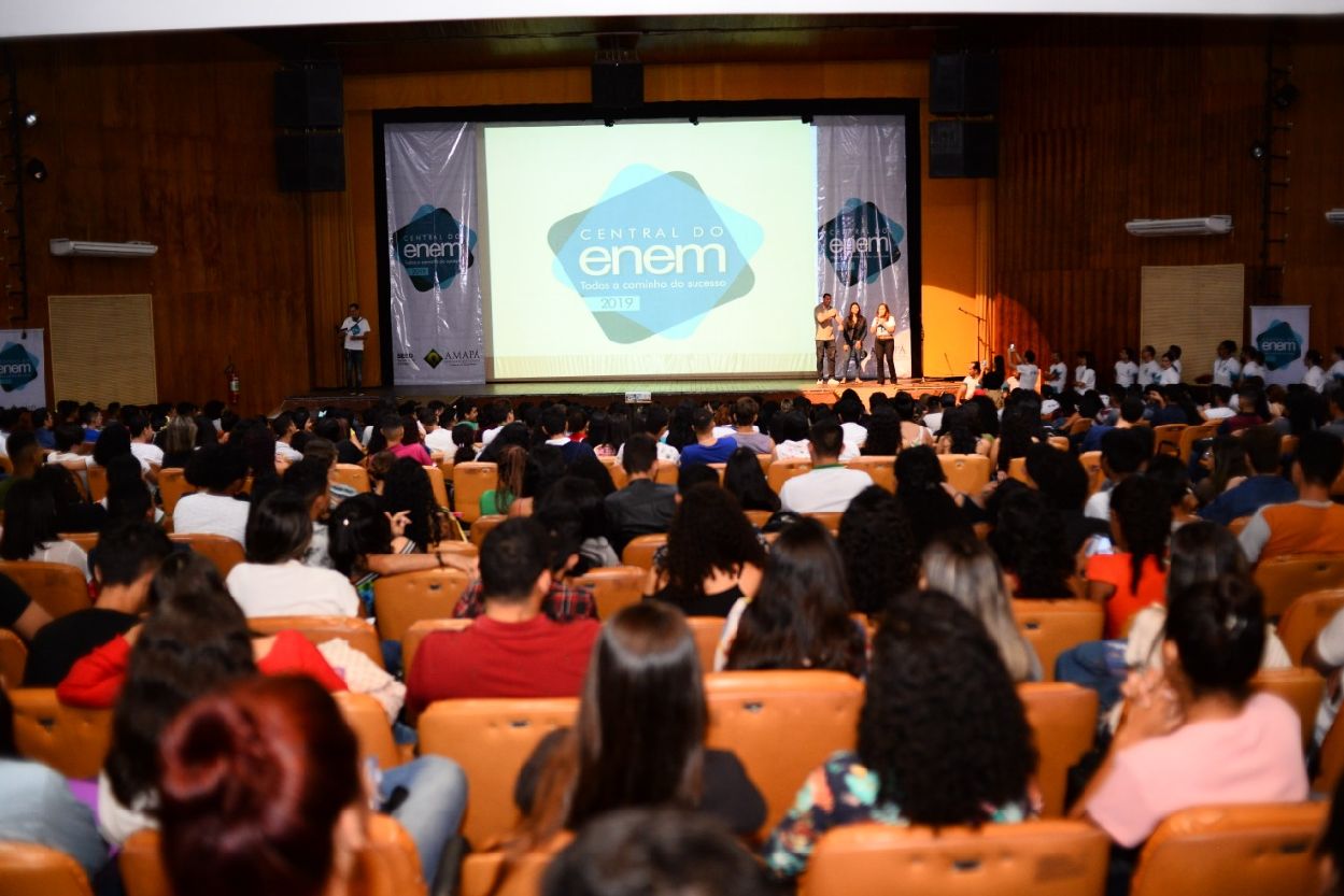 Os polos itinerantes funcionam aos sábados e são destinados ao público externo e estudantes treineiros