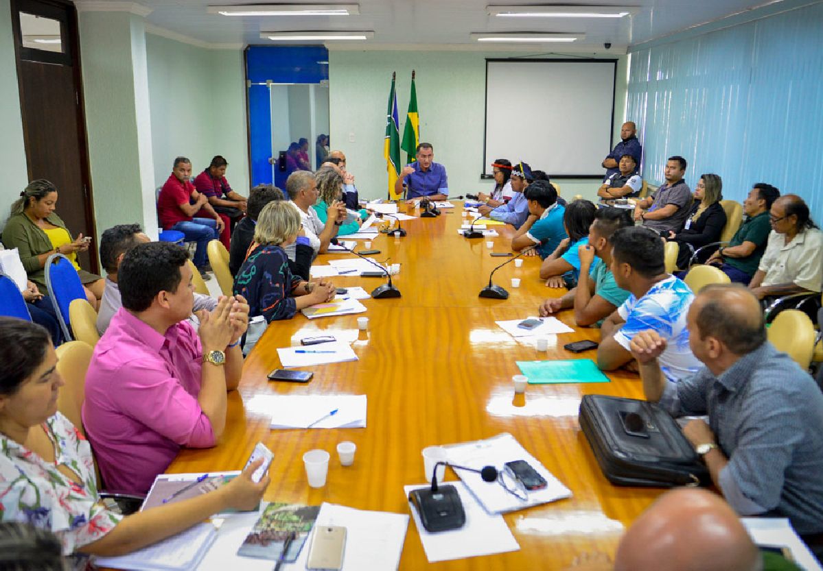 Na reunião, o governador Waldez Góes e equipe de governo trataram de outras pautas apresentadas pelos indígenas