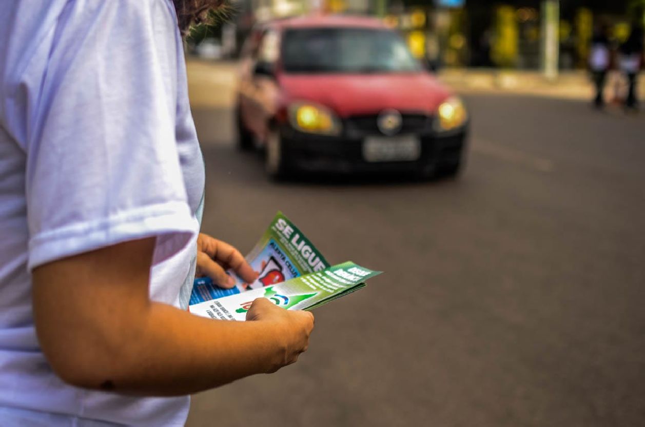 A abordagem e distribuição de panfletos aconteceu na Praça Veiga Cabral, no Centro de Macapá