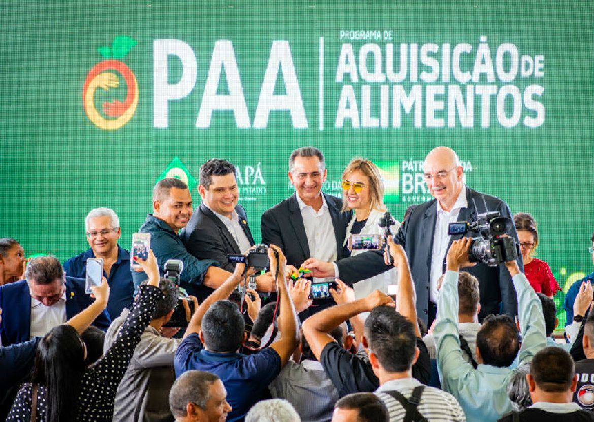 Novos caminhões foram entregues durante cerimônia no Parque de Exposições da Fazendinha