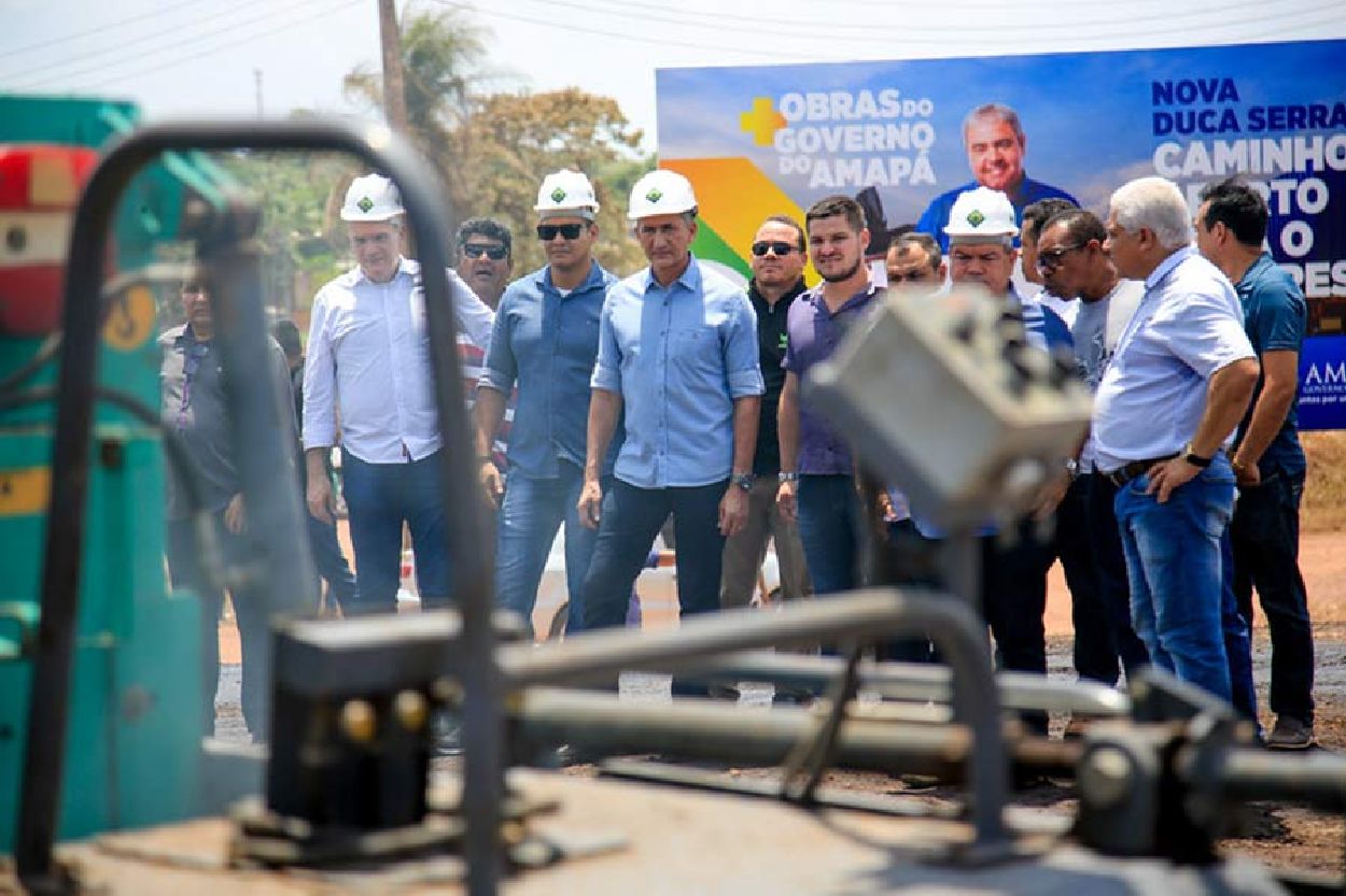 Governador Waldez Góes e comitiva acompanharam serviços na via que liga o bairro Marabaixo à Rodovia AP-440