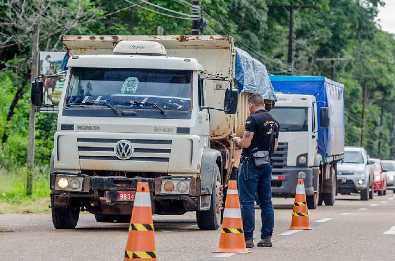As fiscalizações acontecem sempre às terças e quintas-feiras, em pontos estratégicos das rodovias JK e Duca Serra