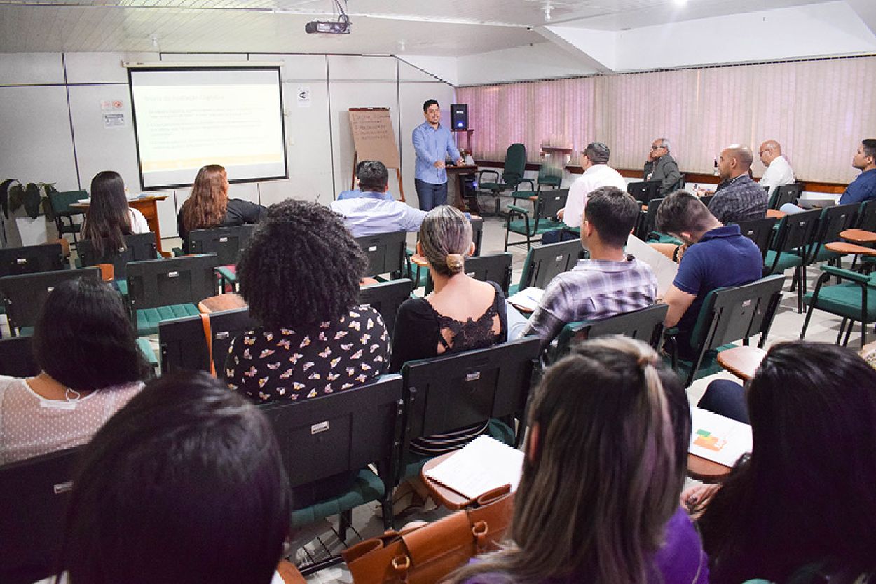Cursos fazem parte do processo de valorização e qualificação dos servidores para melhorar o atendimento à população