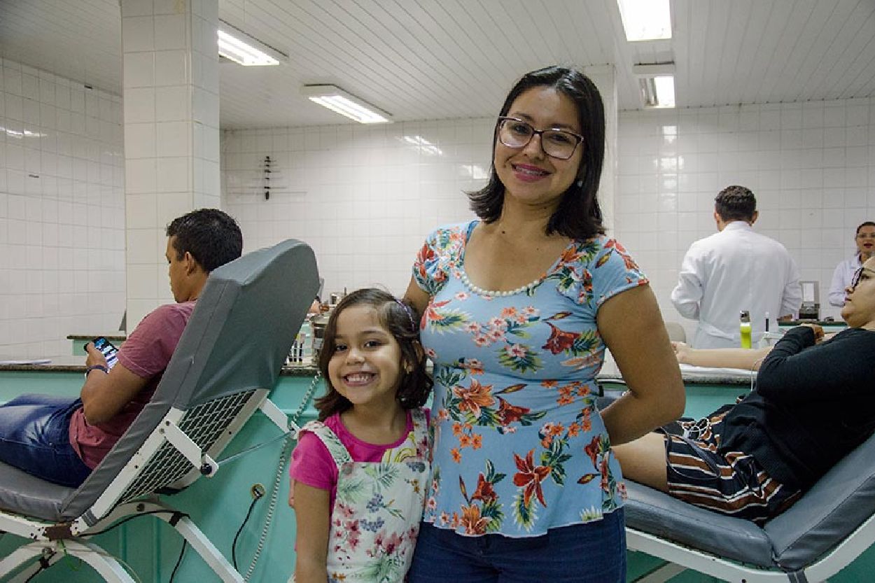 De férias, Lidiane Monteiro foi acompanhada da filha fazer sua primeira doação de sangue