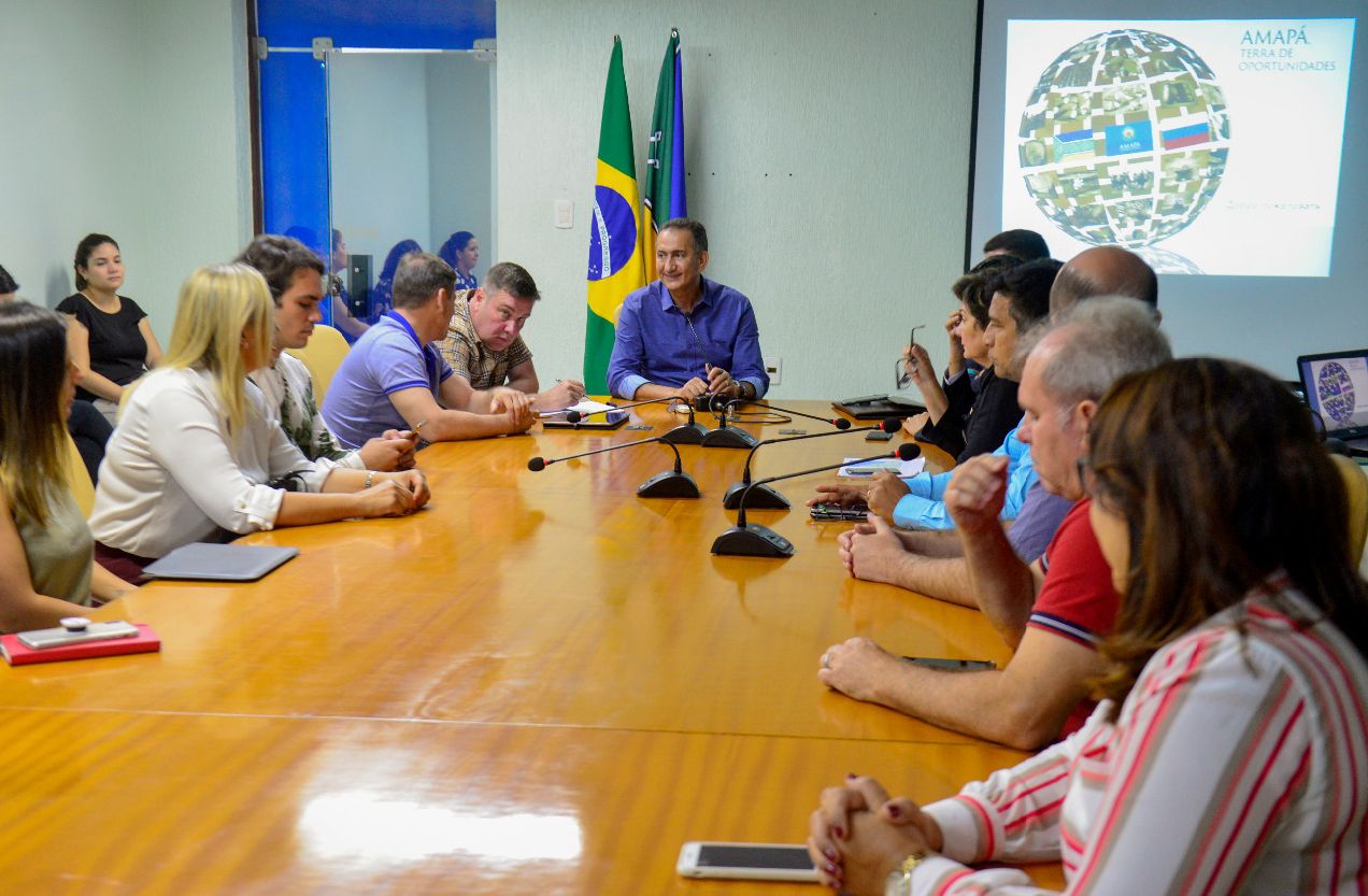 Delegação russa foi recebida no Palácio do Setentrião depois de conhecer o potencial agropecuário da região
