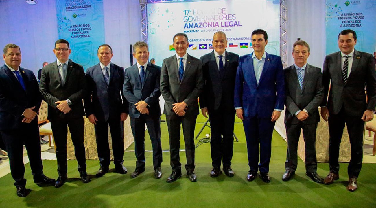 Governadores dos estados membros da Amazônia Legal no último dia de Fórum