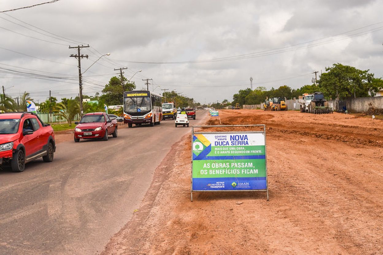 Além dos retornos, o trecho será contemplado com drenagem, pavimentação e a construção de canteiros centrais urbanizados