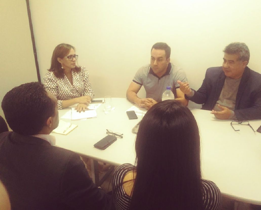 Representantes da CTMac e da empresa Vamos Parcelar reuniram com a diretora adjunta do Super Fácil, Patrícia Silva