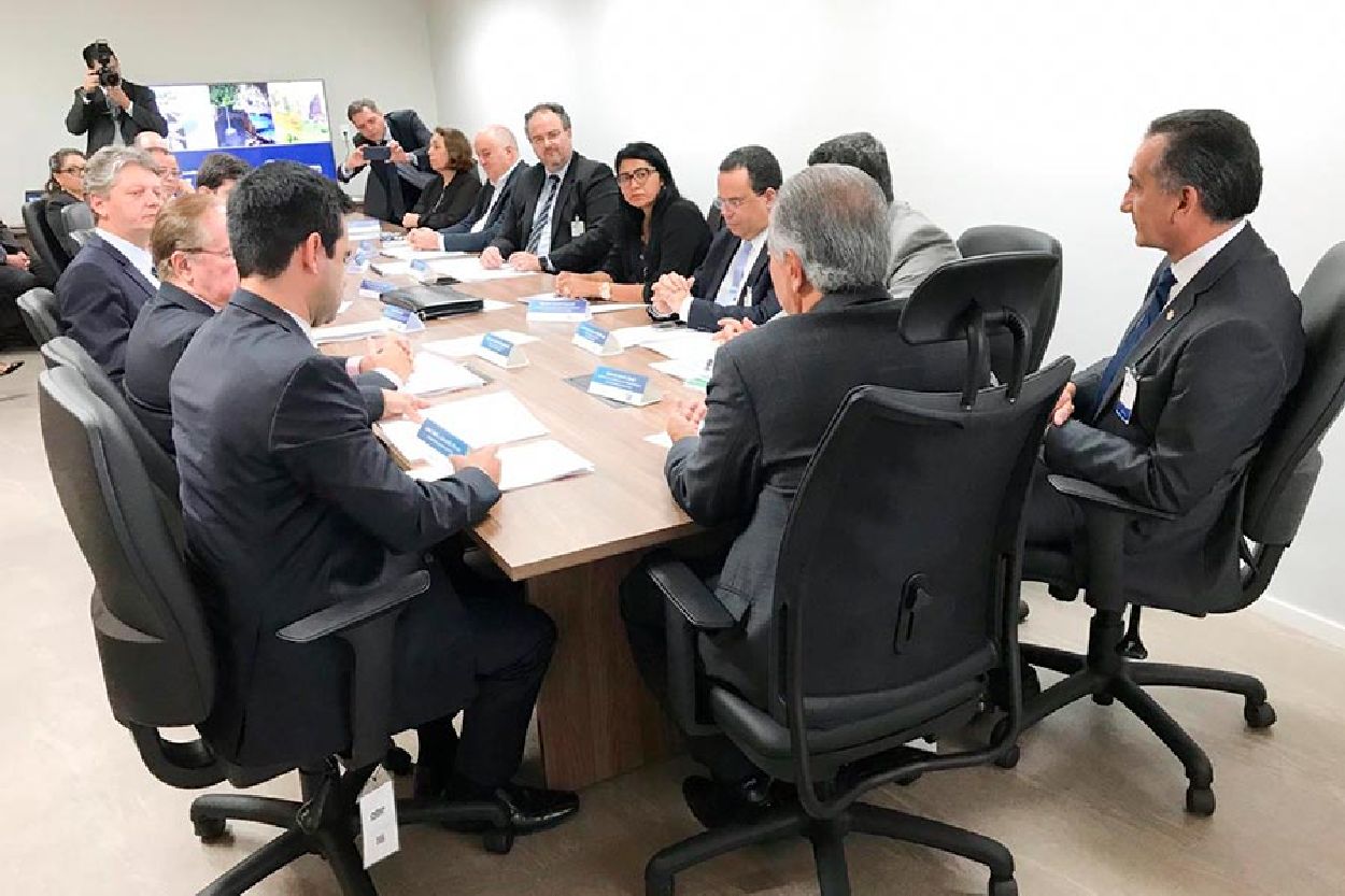 Waldez sugeriu a Azambuja a criação de um espaço no mesmo endereço para funcionamento de ambos os grupos