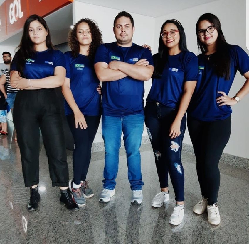 Voluntários do projeto que apresentaram a ideia ao COB