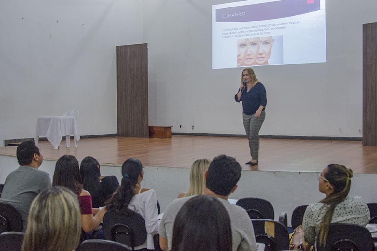O público alvo do seminário foram os profissionais da saúde e a população em geral