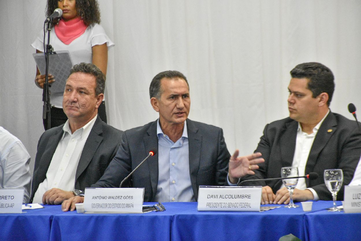 Pronunciamento de Waldez Góes foi feito durante agenda do ministro da saúde, Luiz Henrique Pandetta, no Amapá