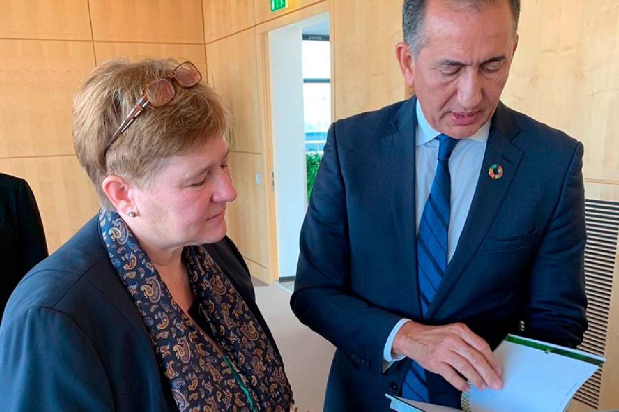 Governador do Amapá, Waldez Góes, com a diretora-chefe do Ministério de Cooperação da Alemanha, professora Claudia Warning