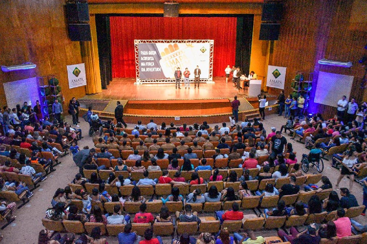 Colaboradores e parceiros do Programa foram homenageados em solenidade no Teatro das Bacabeiras