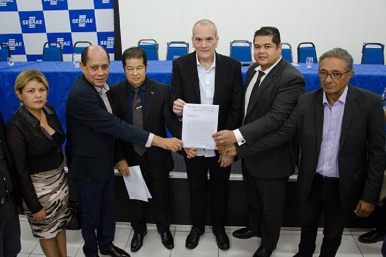 Documento com as reivindicações dos Estados foi entregue ao vice-governador do Amapá, Jaime Nunes