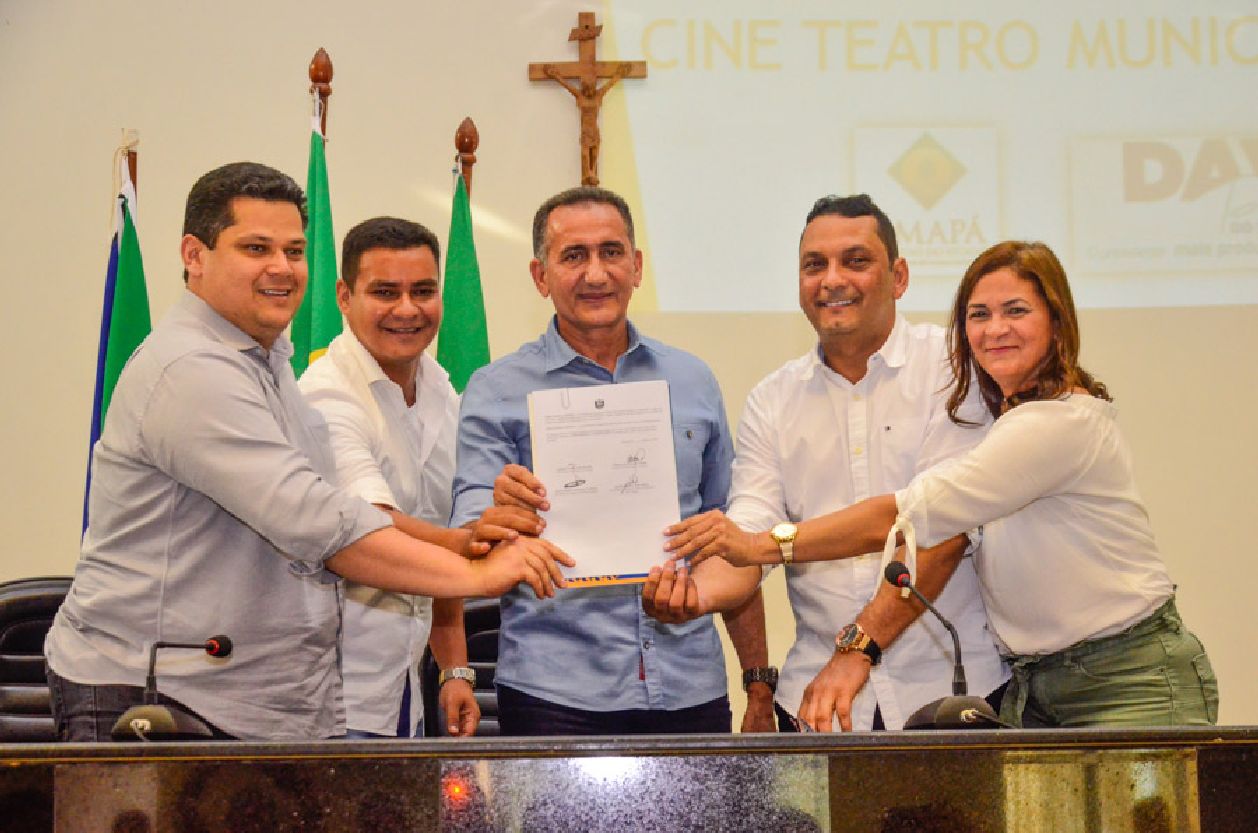 Convênio entre o governo do Estado e a Prefeitura de Santana, que garantiu os recursos da contrapartida, ocorreu nesta terça-feira, 30