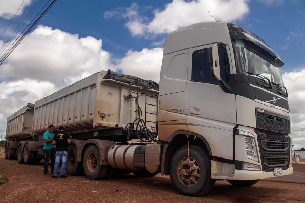 Objetivo da fiscalização é checar se os veículos estão transportando carga acima do limite permitido