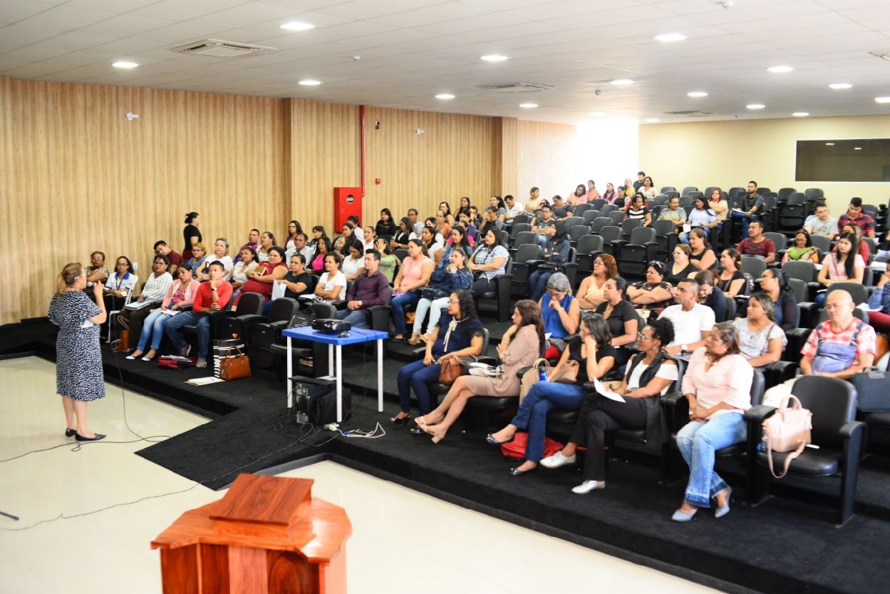 Mais de 100 novos cuidadores escolares participaram da formação, oferecida pela Secretaria de Estado da Educação