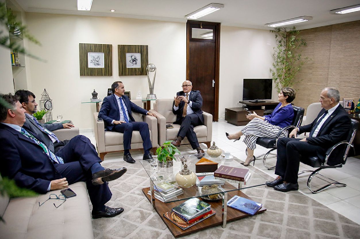 Governador Waldez Góes recebeu o superintendente da Suframa, Alfredo Menezes, no Palácio do Setentrião