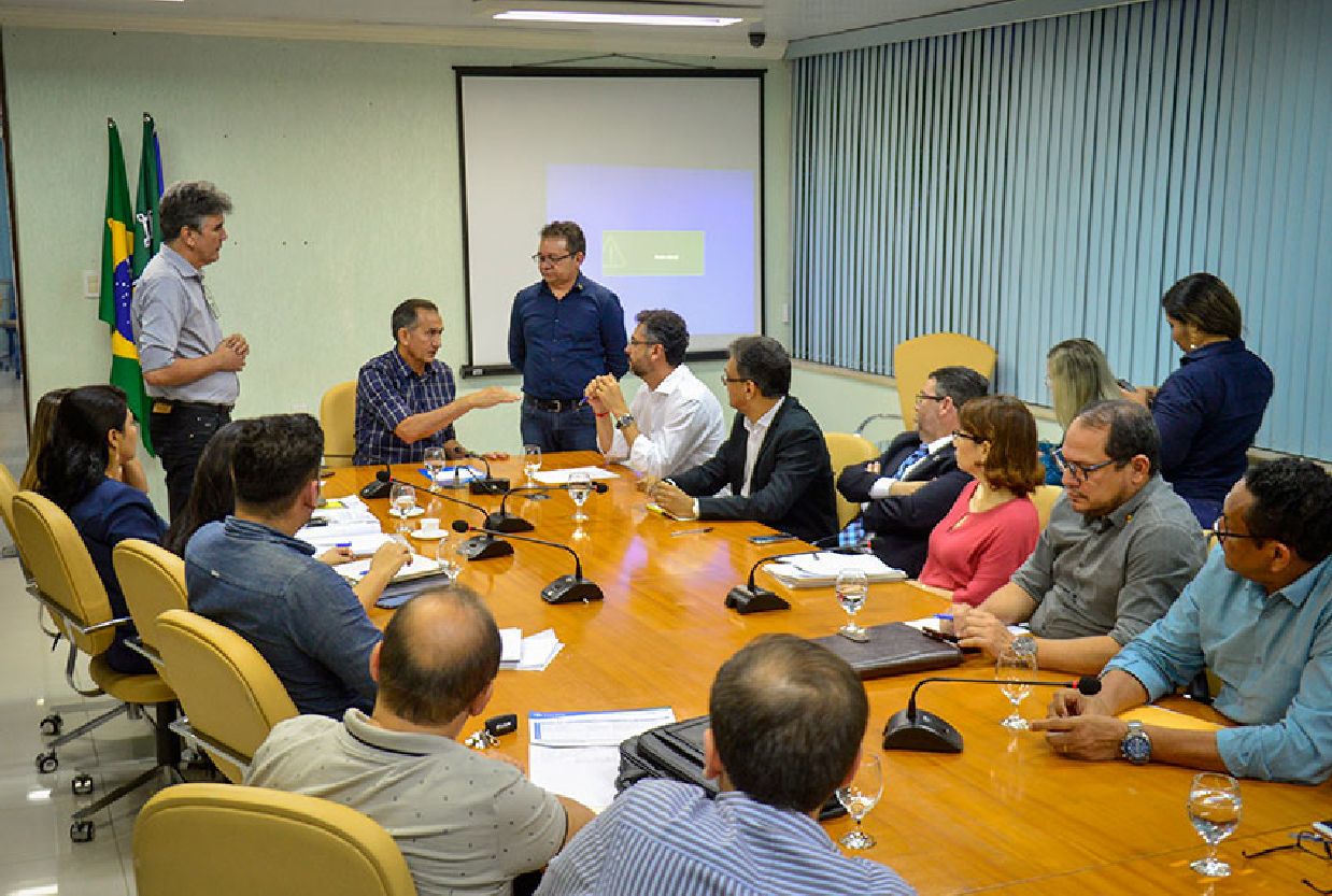 O governador Waldez Góes disse que encontros como esse reforçam o diálogo para concretizar a entrega de obras e serviços à população