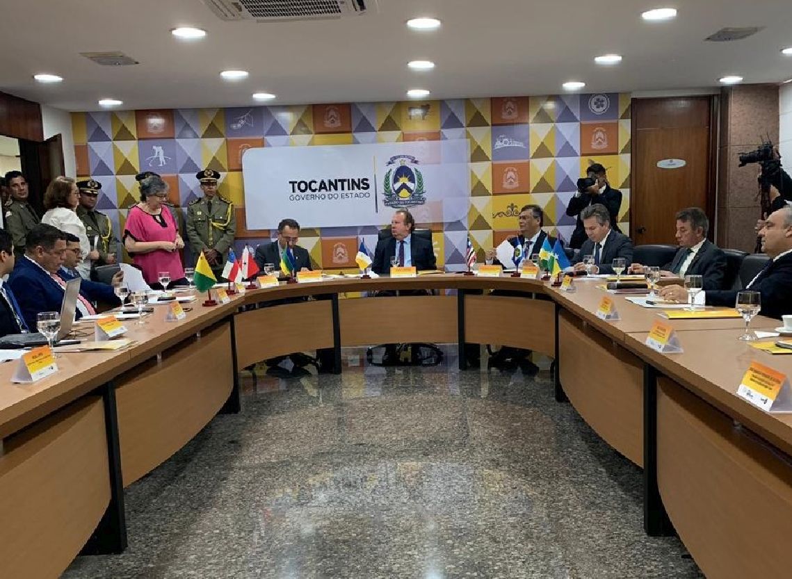 Na condição de presidente do Consórcio da Amazônia Legal, o governador Waldez Góes, dirige os trabalhos da 2ª Reunião Ordinária da Assembleia Geral