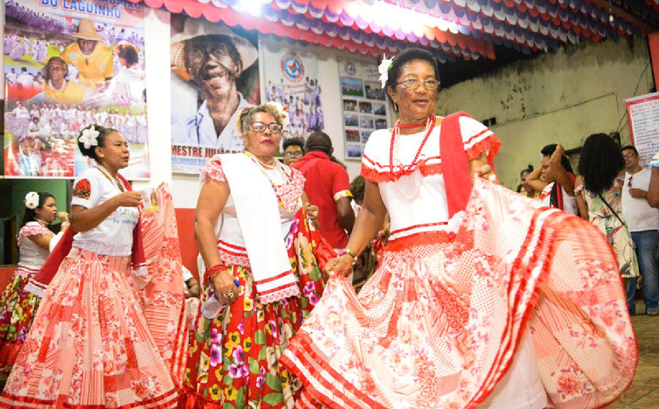 Marabaixo no barracão do Grupo Raimundo Ladislau, em Macapá, na noite de domingo, 21