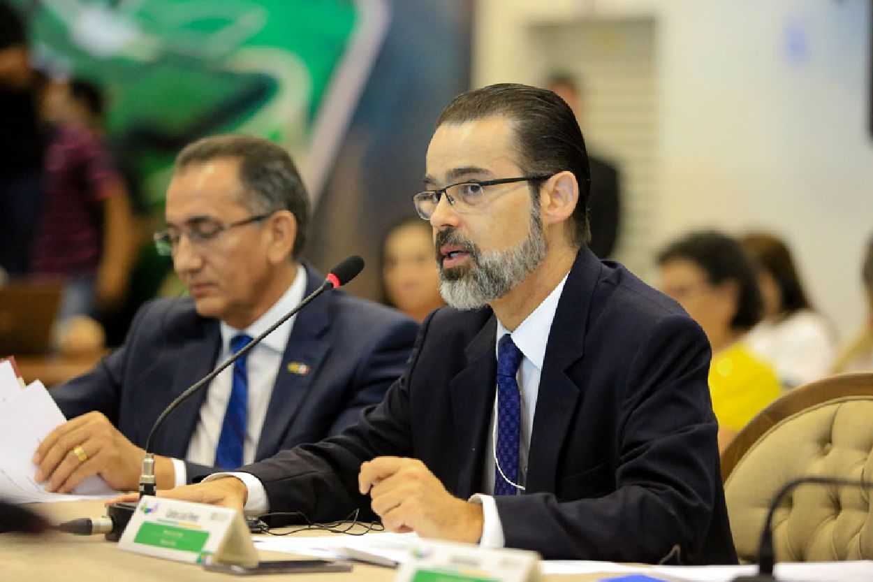 Diante do exposto pela delegação francesa, ministro Carlos Luiz, propôs a inclusão de exceções para casos de acidentes, manutenção e motivos de ordem política