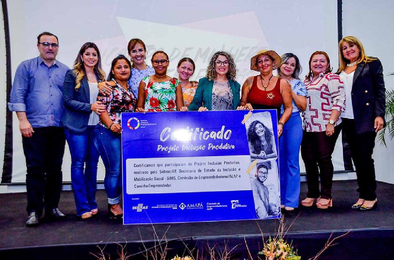 Quatro mulheres foram escolhidas para representar as 700 certificadas num ato simbólico