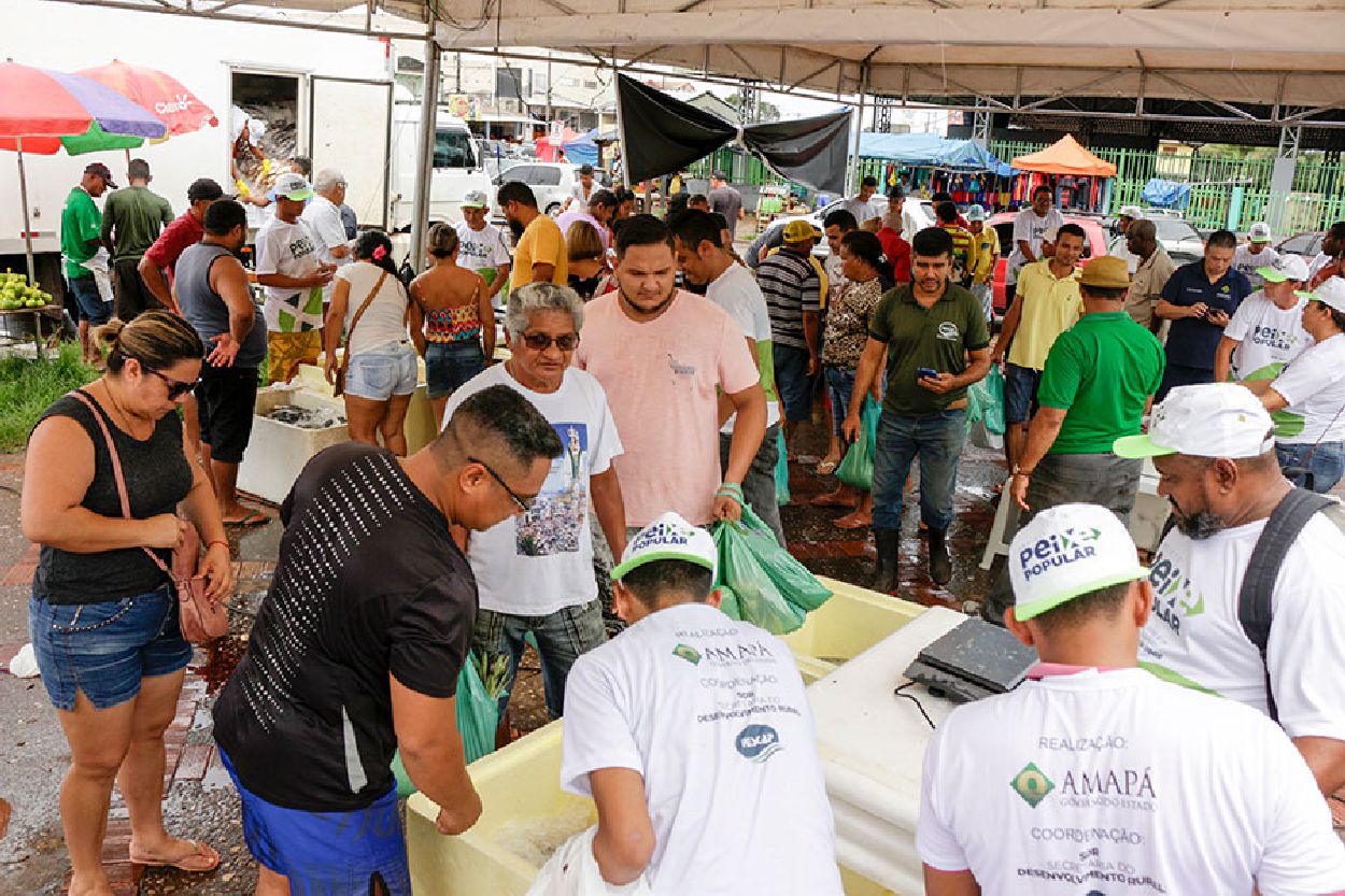 Ponto de venda em frente à Feira do Produtor do Buritizal é um dos mais movimentados em Macapá