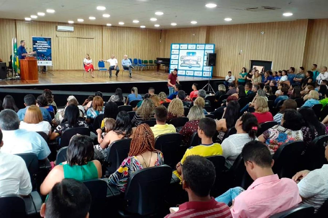 Lançamento do mestrado aconteceu nesta tarde, no Walkíria Lima