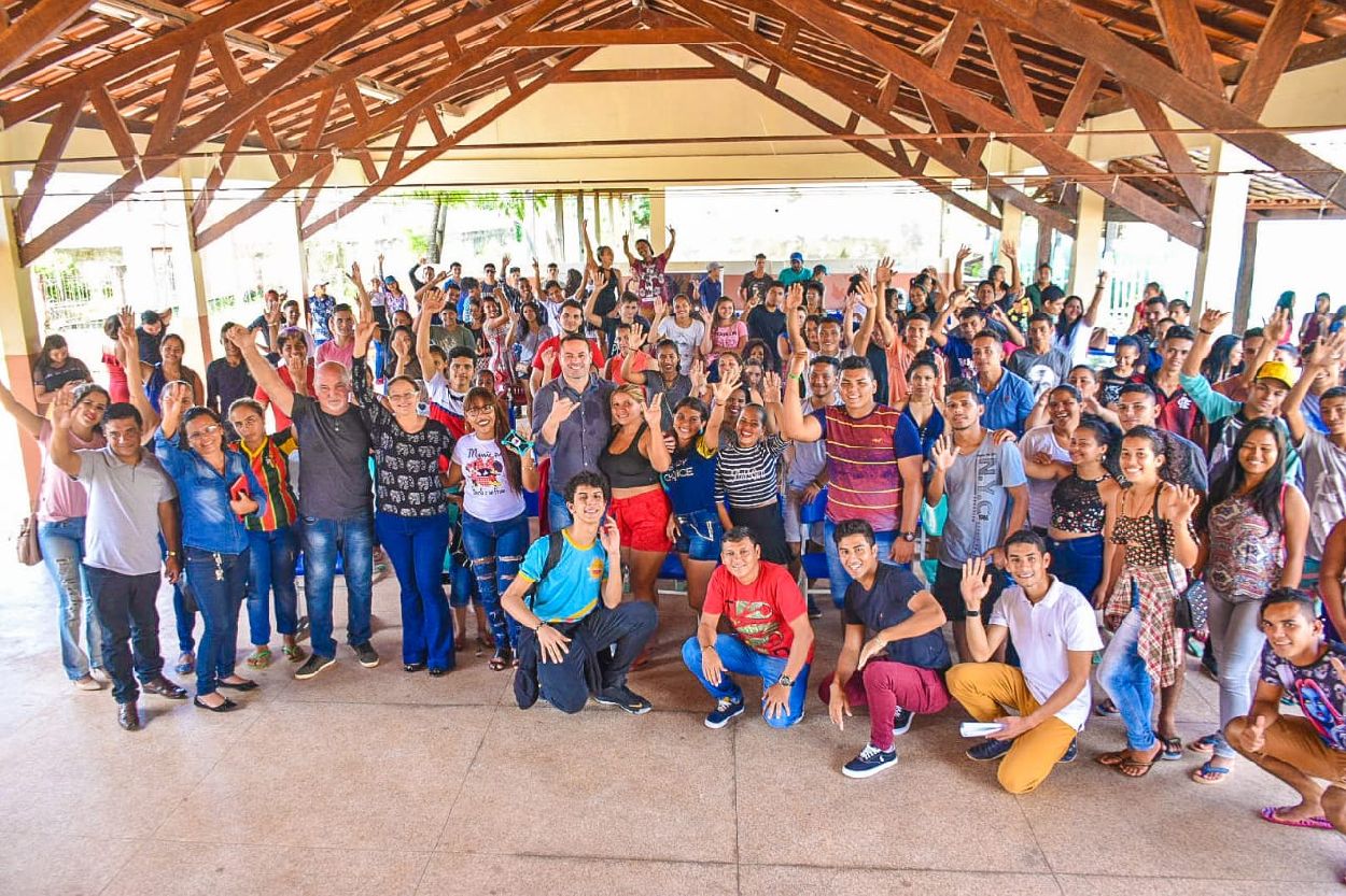 Palestra reuniu centenas de jovens para debater um assunto relevante e delicado, que requer atenção de todos