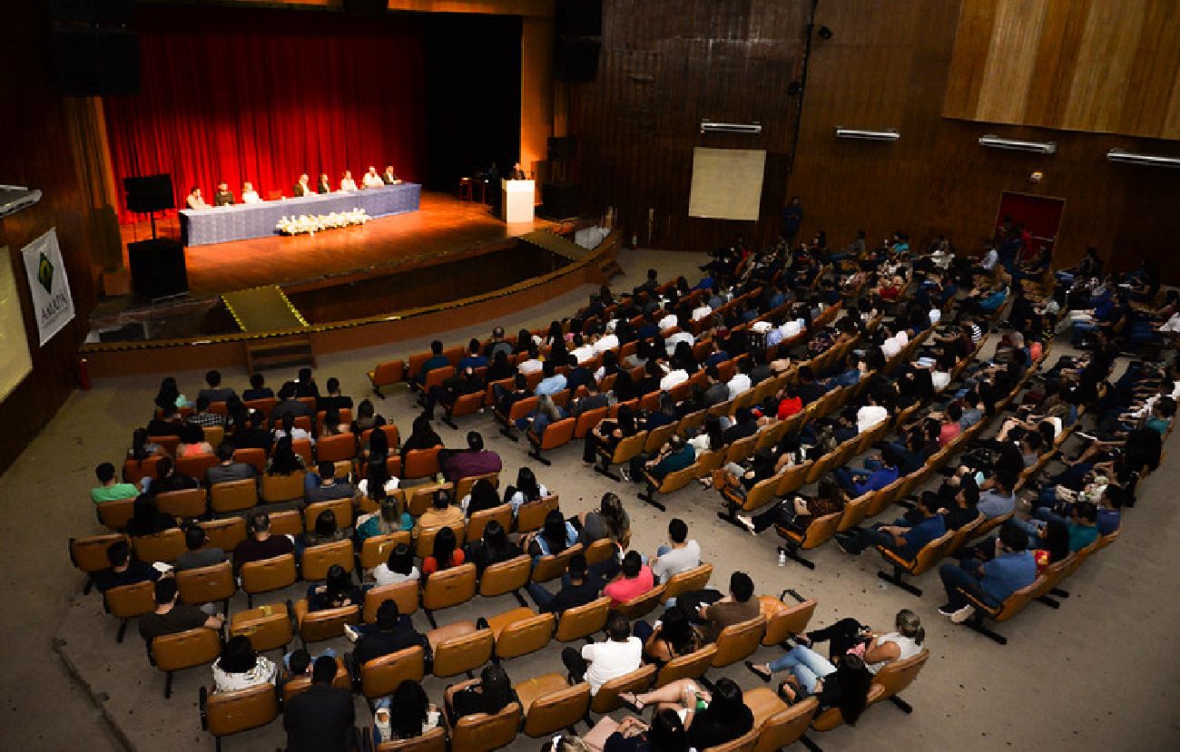 Aula inaugural do curso aconteceu no Teatro das Bacabeiras, em Macapá