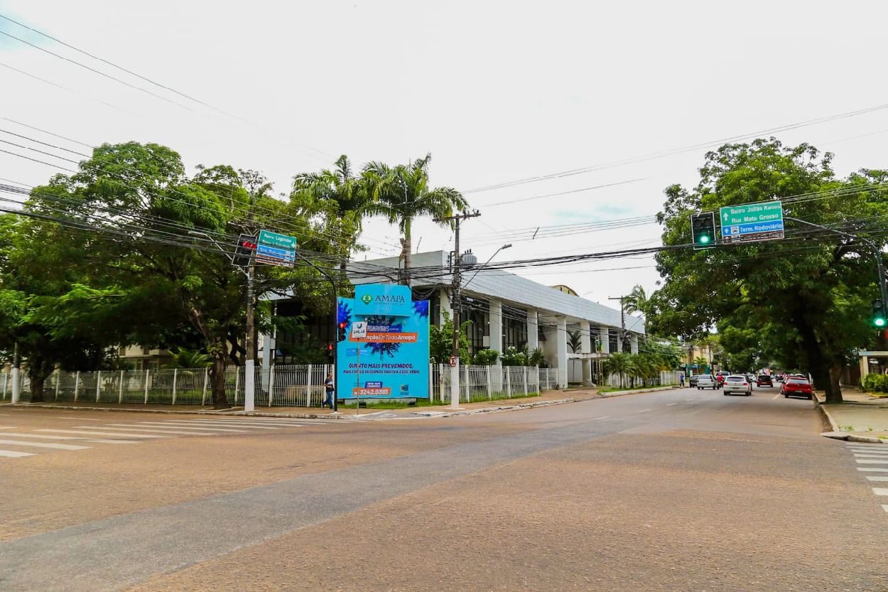 Com a decisão, são mantidos os decretos estaduais que visam manter a prevenção da Covid-19