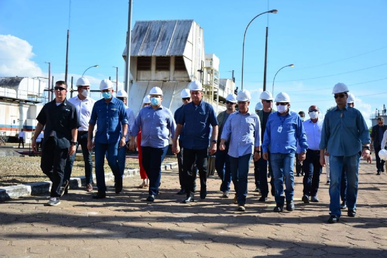Presidente Jair Bolsonoro, governador Waldez Góes e o presidente do Senado, Davi Alcolumbre em visita às subestações