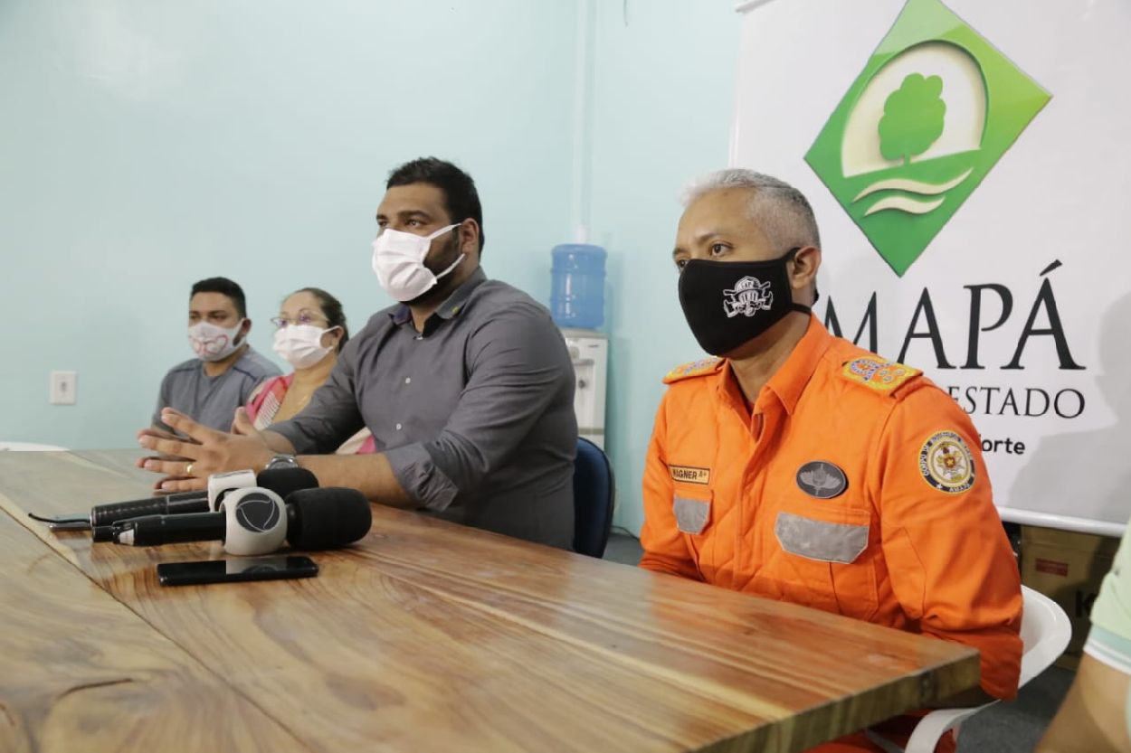 O secretário de Saúde Juan Mendes e o comandante geral do CBM, coronel Wagner Coelho, prestaram esclarecimentos à imprensa.