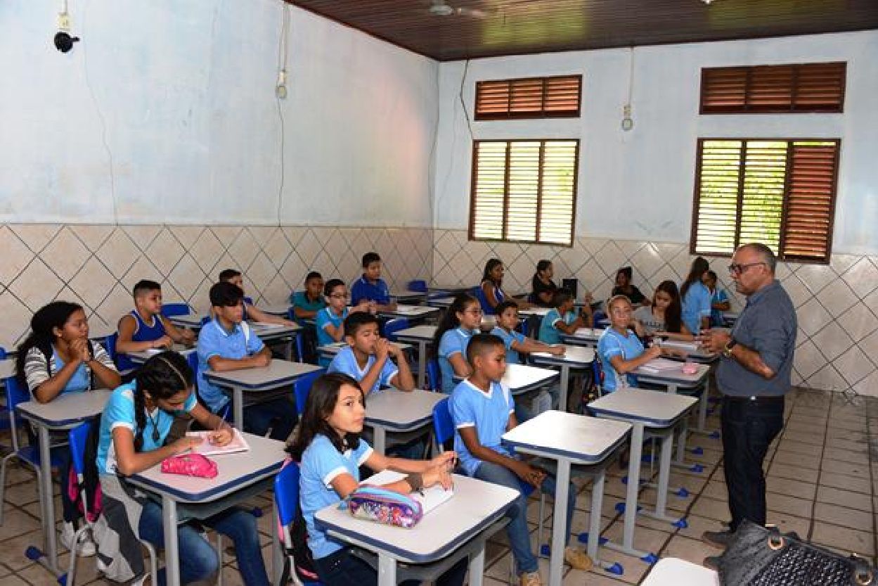 Indenização é para professores horistas que tiveram os contratos encerrados e que atuaram no ano letivo de 2019