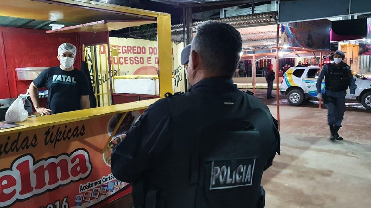 O foco da operação é fiscalizar se estabelecimentos comerciais estão cumprindo as medidas preventivas.