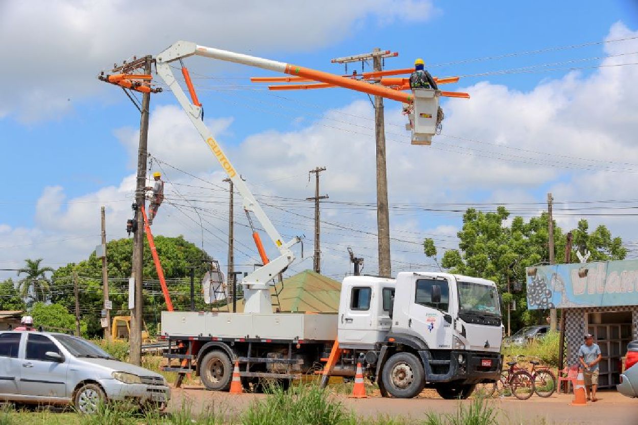 O remanejamento da rede elétrica deu início ao trabalho em uma nova frente de trabalho