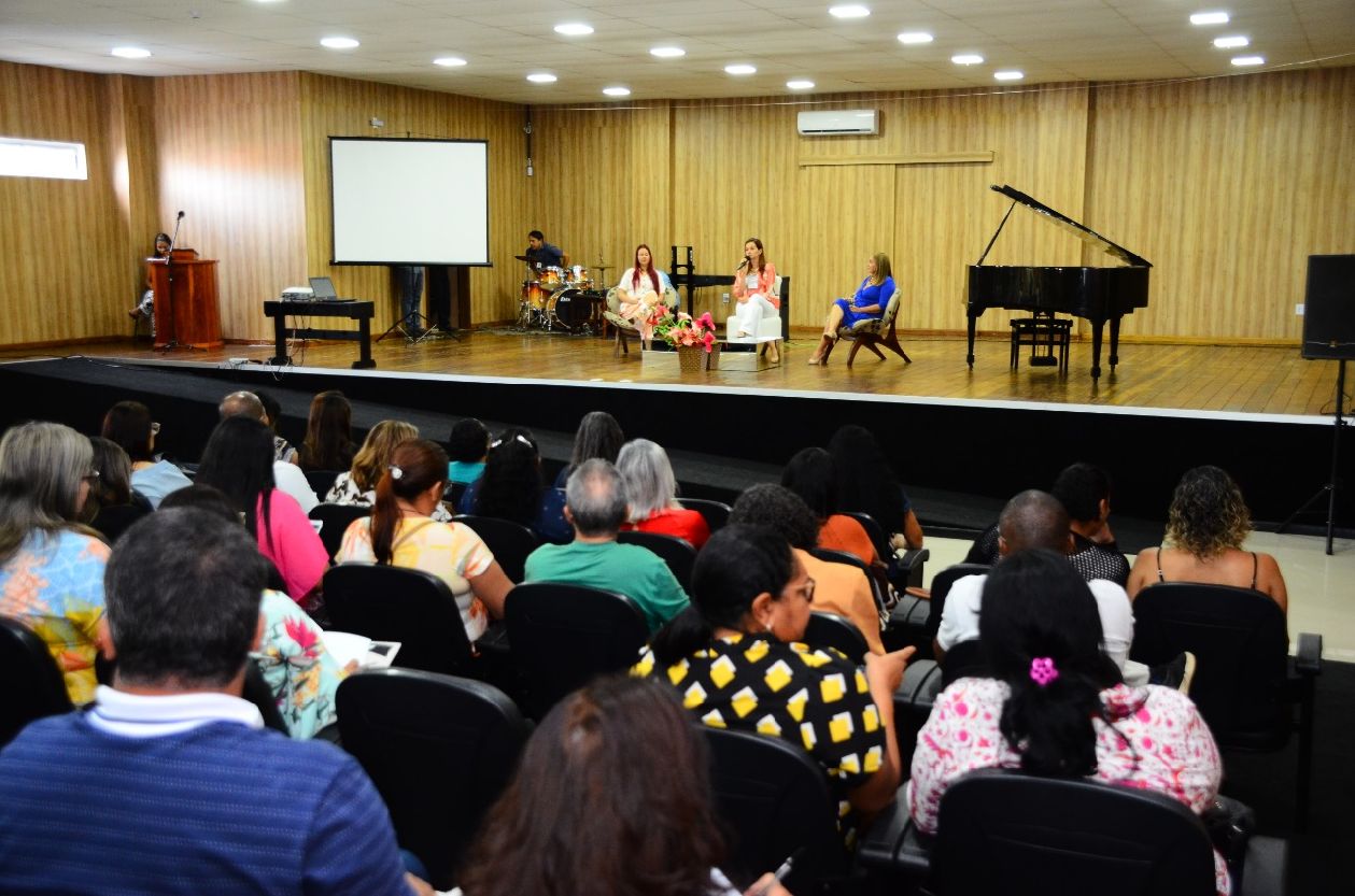 A iniciativa tem por objetivo buscar melhorias para o PNLD. Evento ocorre no