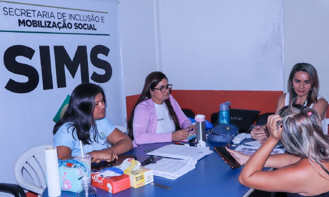 Central de Acolhimento e Informações recebe os sobreviventes e familiares de vítimas.