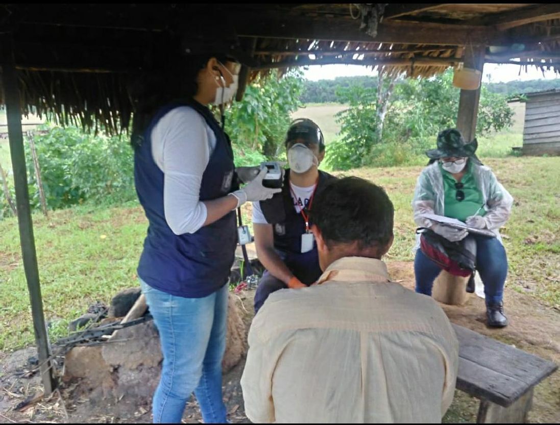 Agentes de saúde da SVS realiza testagem para covid-19 em indígenas, quem está com a doença recebe medicamentos do protocolo terapêutico.