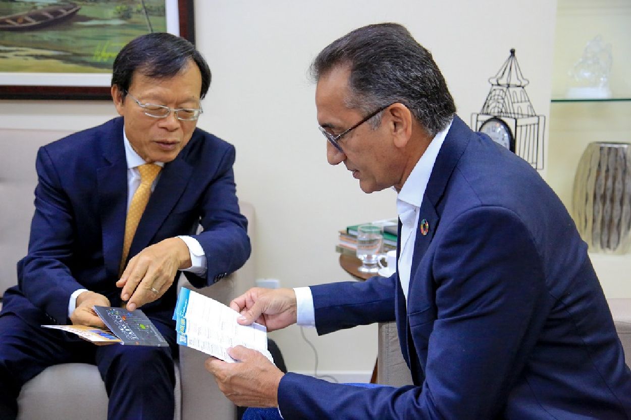 O chefe do executivo apresentou as potencialidades do Amapá ao embaixador de Taiwan no Brasil, Jian-Gueng Her.