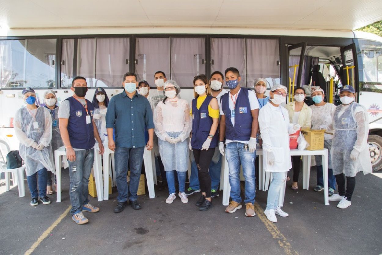 Equipe de enfermeiros e médicos da SVS que participarão da vacinação