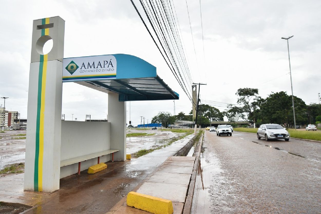 Novos pontos de ônibus lançaram novo padrão do Governo do Amapá