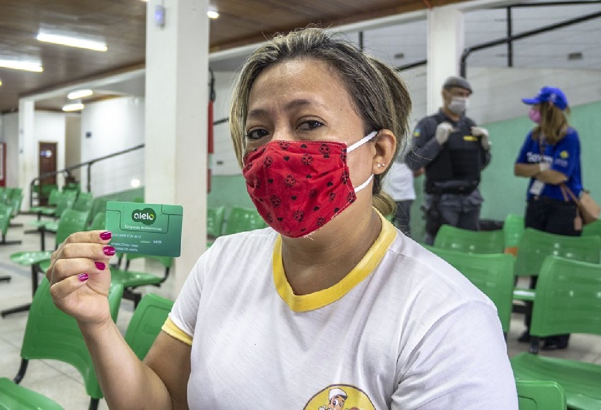 Keila do Socorro é uma das beneficiadas pelo Cartão Renda Cidadã Emergencial