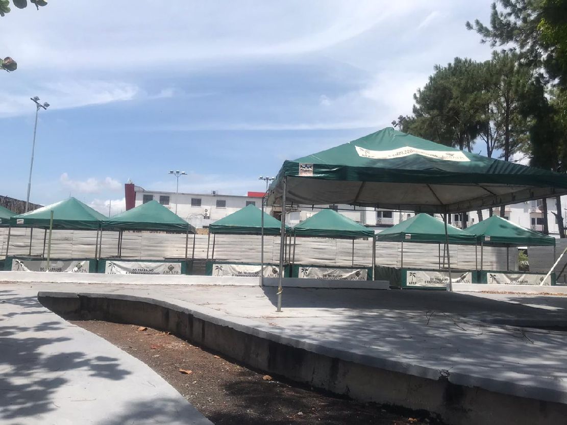 Foram instaladas tendas e barracas no espaço externo do Macapá Hotel para abrigar a Feira do Sabor.