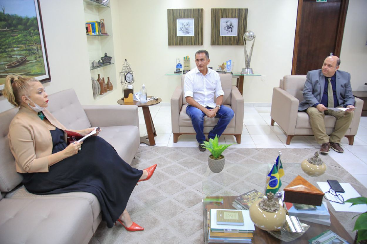 O Projeto de Lei foi entregue pelo governador do Amapá, Waldez Góes, para o presidente da Assembleia Legislativa, Kaká Barbosa, e a procuradora-geral de Justiça do Ministério Público do Amapá (MP/AP), Ivana Cei