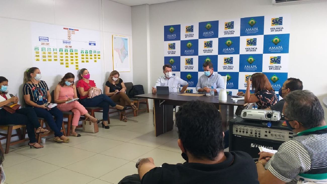 Encontro entre consultor da OPAS e corpo técnico da SVS
